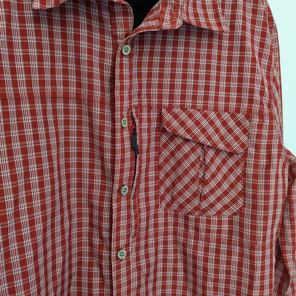 Wrangler Outdoor Perfomance Fabric SZ L Button Down‎ Shirt Red Plaid Regular Fit - Picture 2 of 5